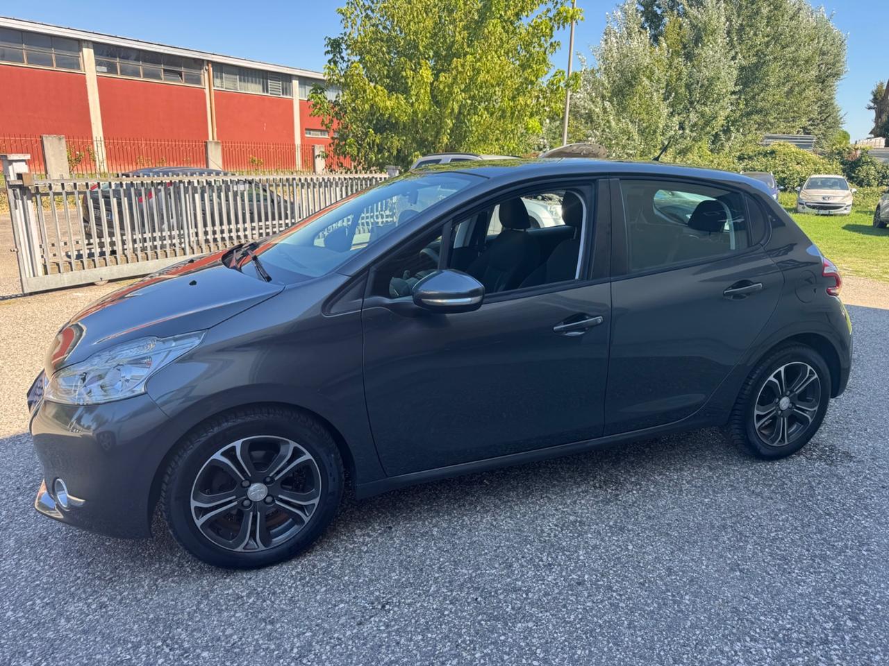 Peugeot 208 1.4 HDi 68 CV 5 porte Allure