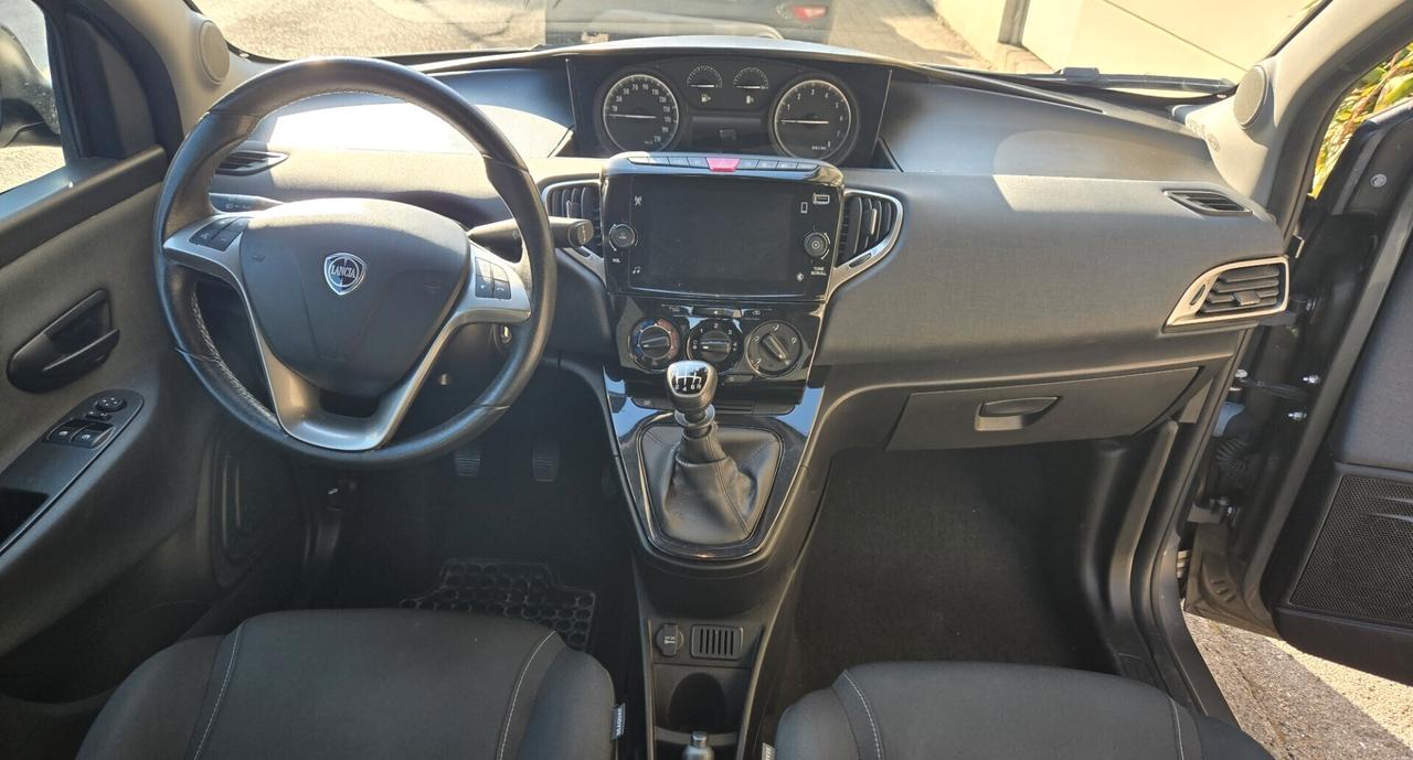 Lancia Ypsilon 1.0 FireFly 5 porte S&S Hybrid Gold