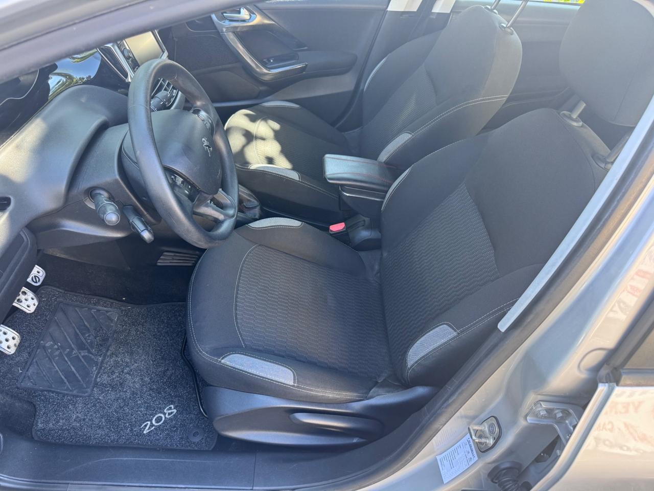 Peugeot 208 1.2 benzina neopaten garanzia 12 mesi