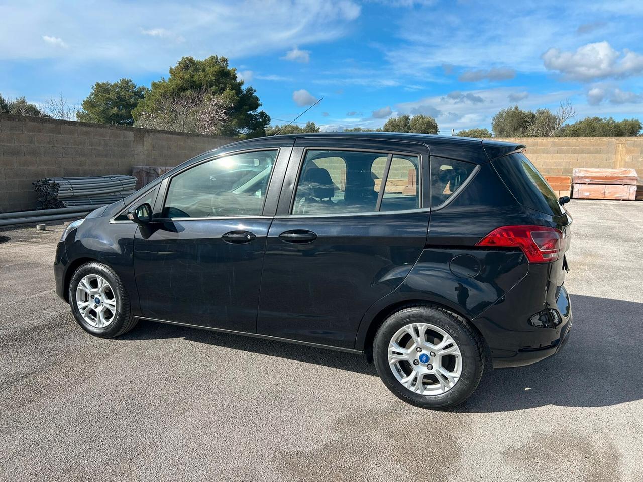 Ford B-Max 1.5 TDCi 75 CV "Titanium"