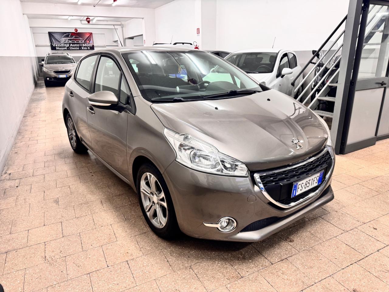 Peugeot 208 1.4 HDi 68 Cv 5P. Allure - 2014