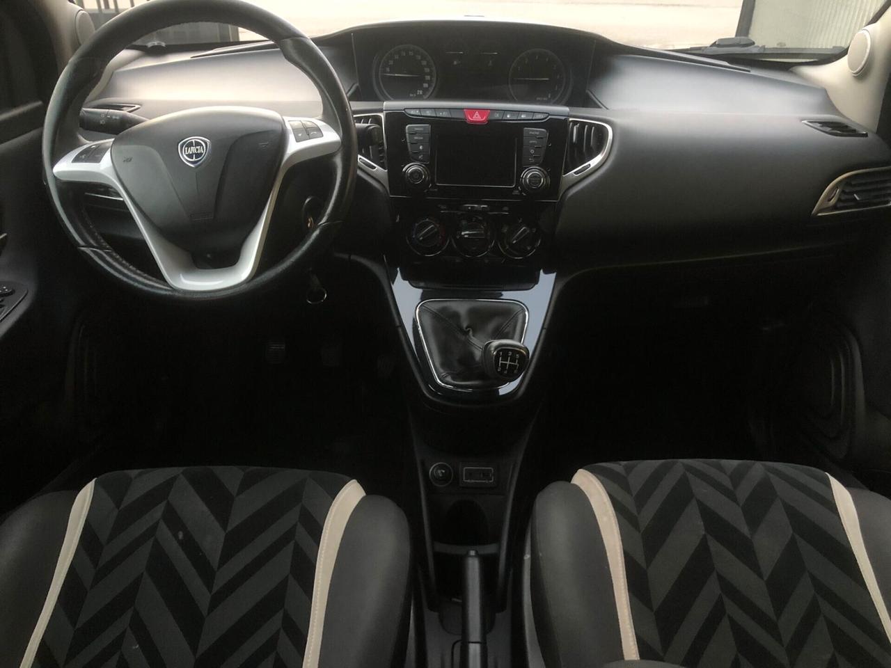 Lancia Ypsilon 1.2 69 CV 5 porte GPL Ecochic Gold