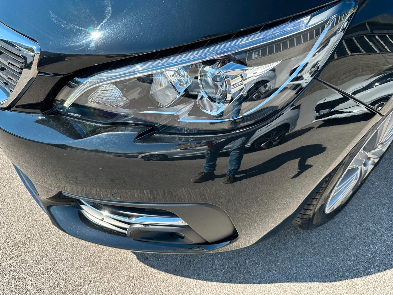Peugeot 308 BlueHDi 130 S&S EAT8 SW Allure