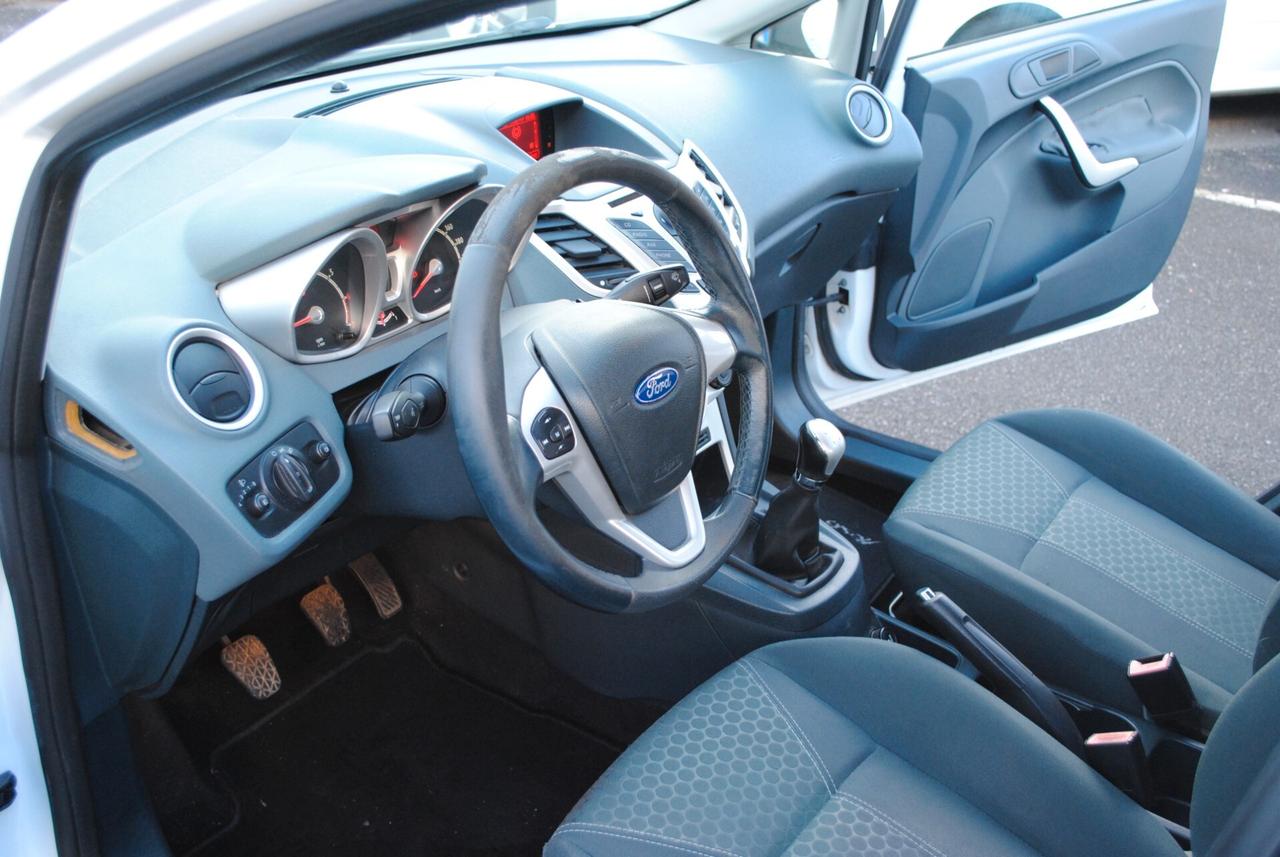FORD FIESTA 1.2 82 CV OK NEOPATENTATI