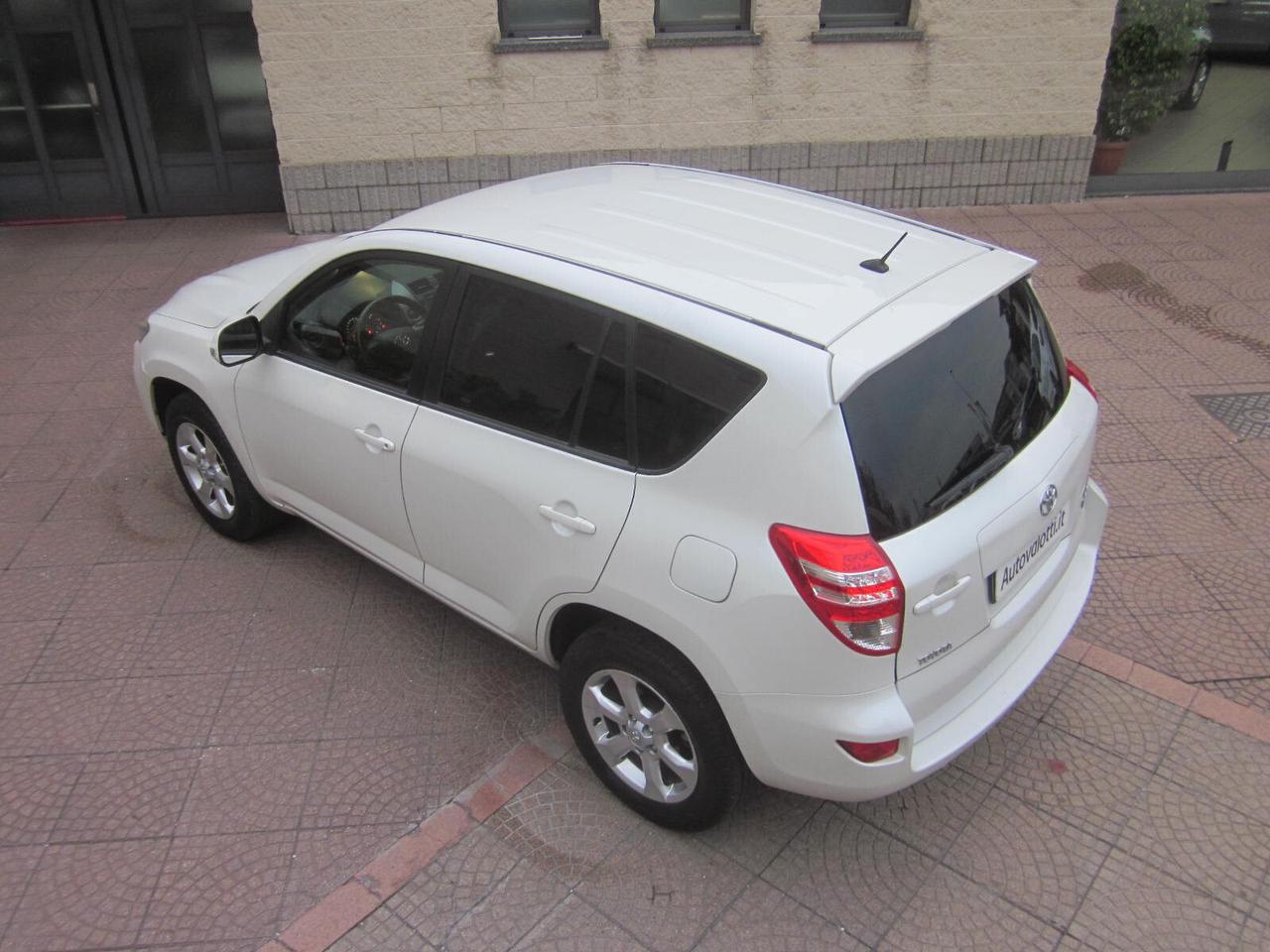 Toyota RAV 4 Crossover 2.2 D-4D 150 CV DPF Exclusive UNICOPRO