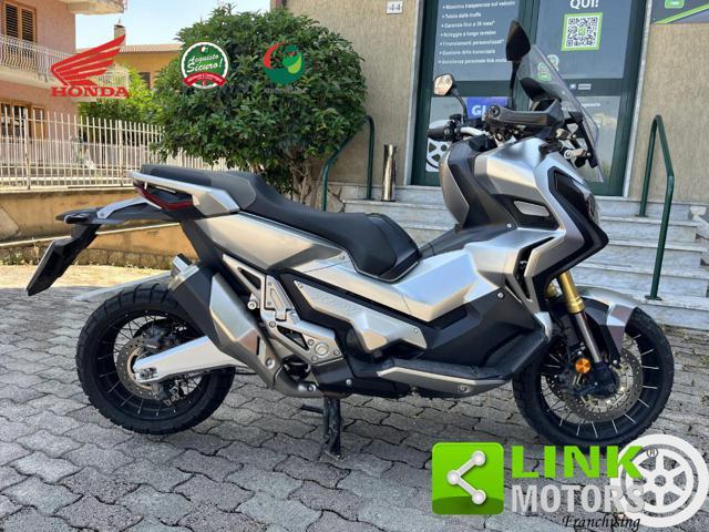 HONDA X-ADV 750 .