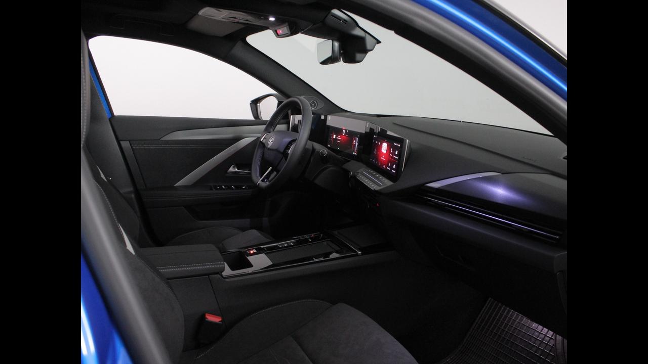 OPEL Astra GS Electric 156 hp