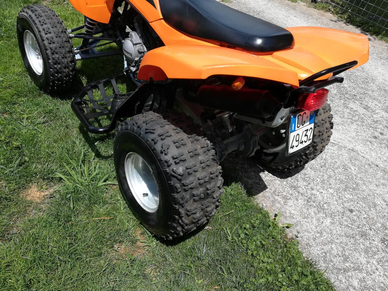 Kawasaki KFX 700 automatico con retro patente b