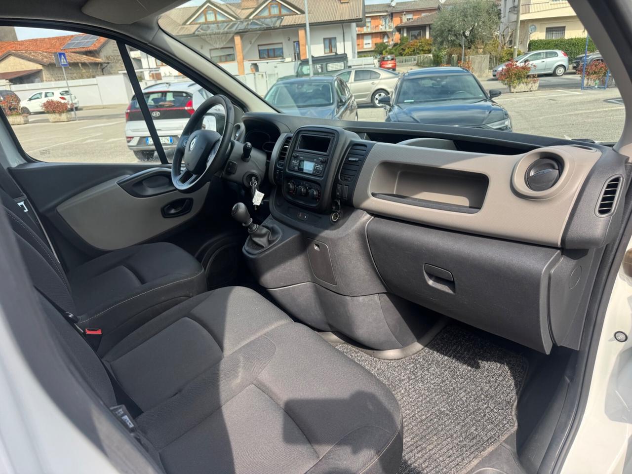 Renault Trafic T27 1.6dCi 125CV NETTO!!!