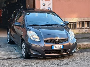 TOYOTA Yaris 1.0 3p.