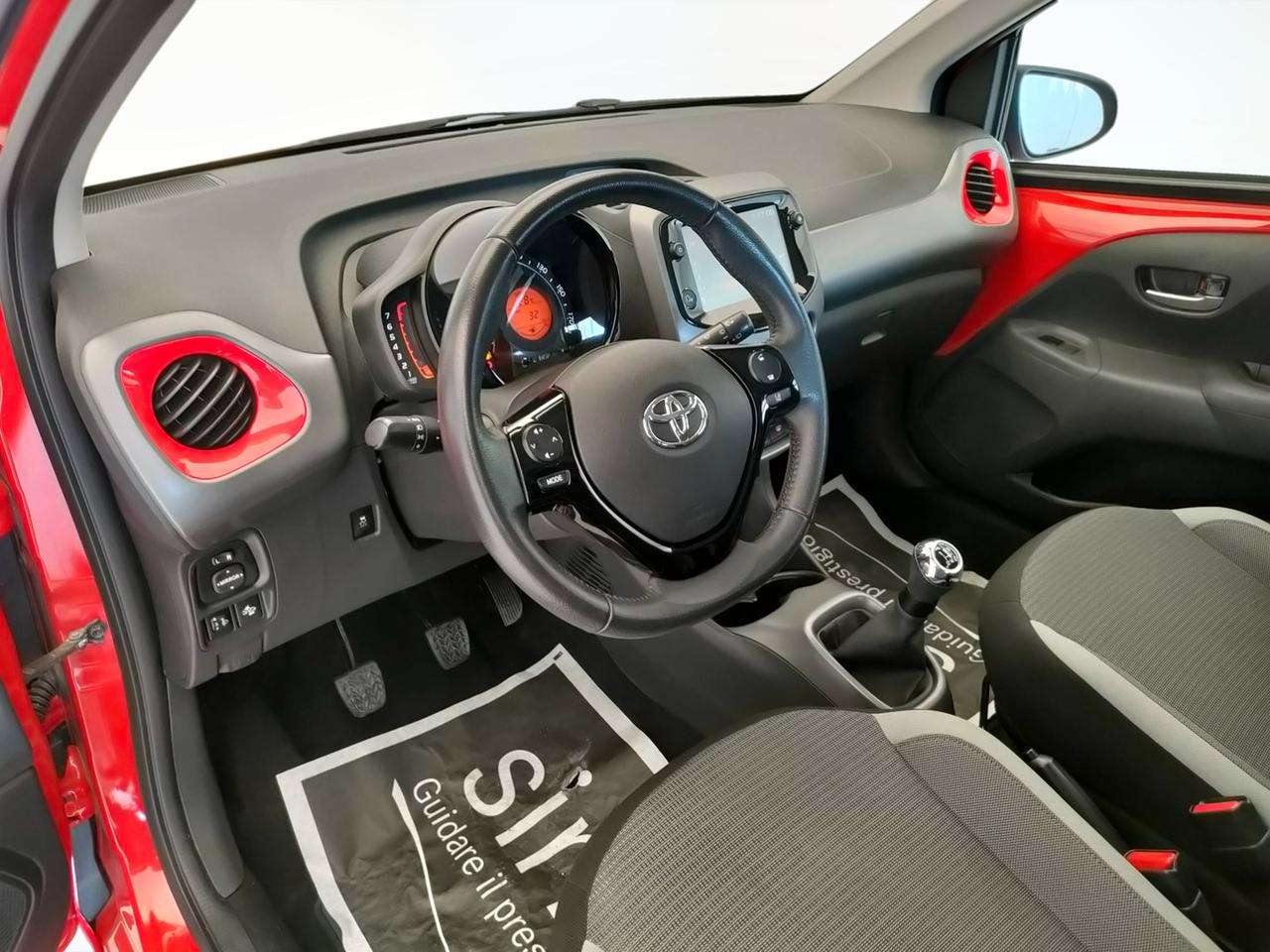 TOYOTA Aygo II 2018 5p - Aygo 5p 1.0 x-play 72cv