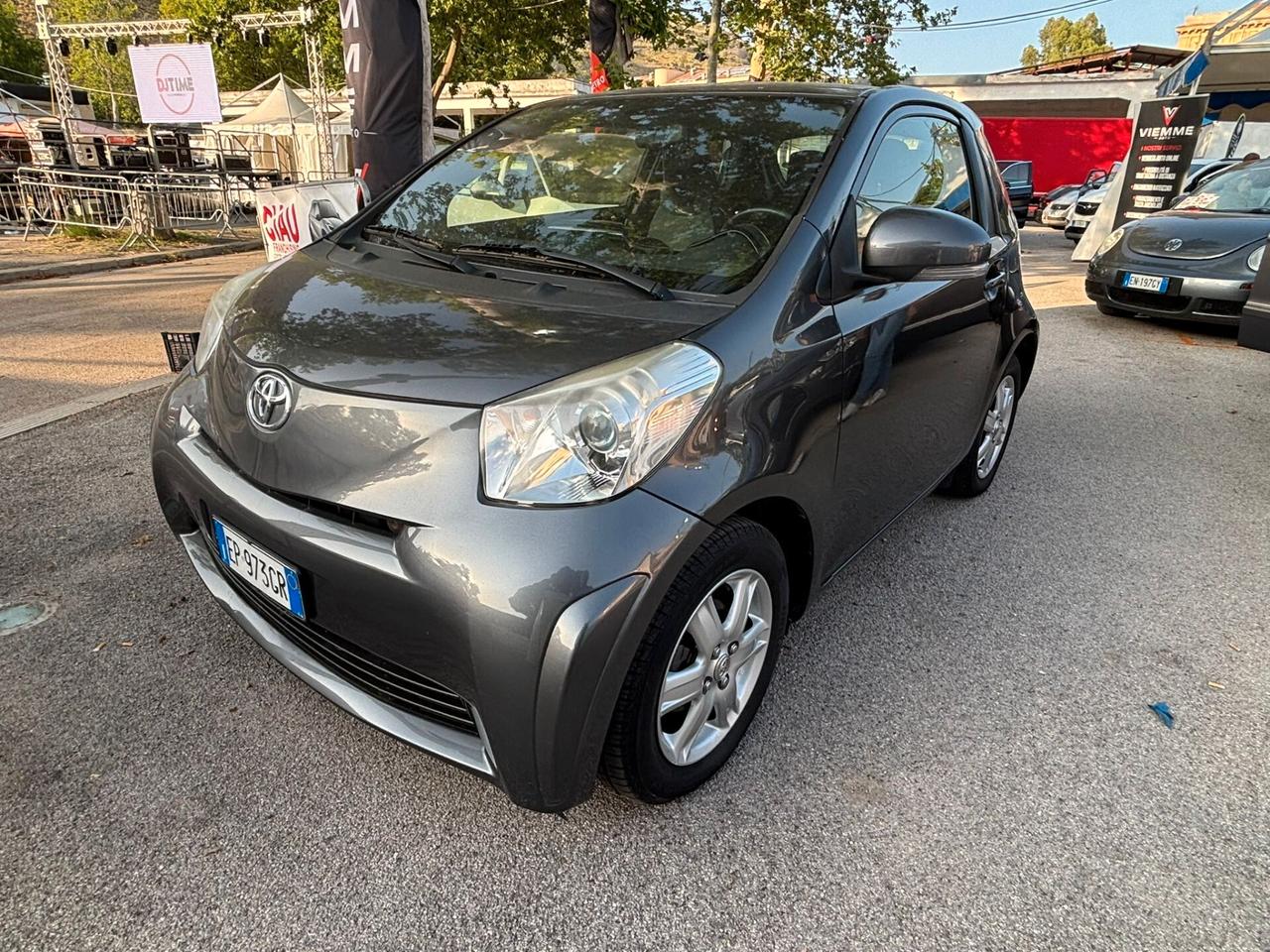Toyota iQ 1.0 CVT Lounge