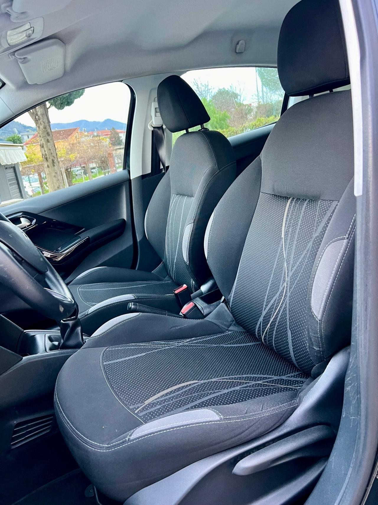 Peugeot 208 1.2 GPL
