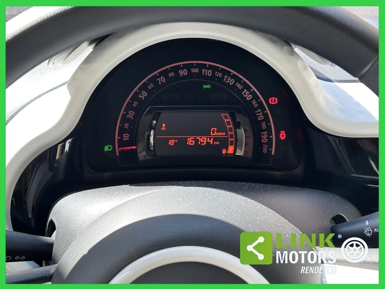 Renault Twingo SCe 65 CV Urban Night 06/2023