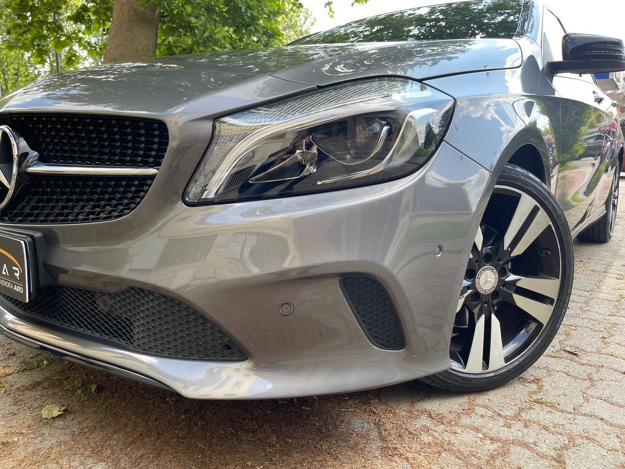 Mercedes-Benz A 200 Business A 200 D