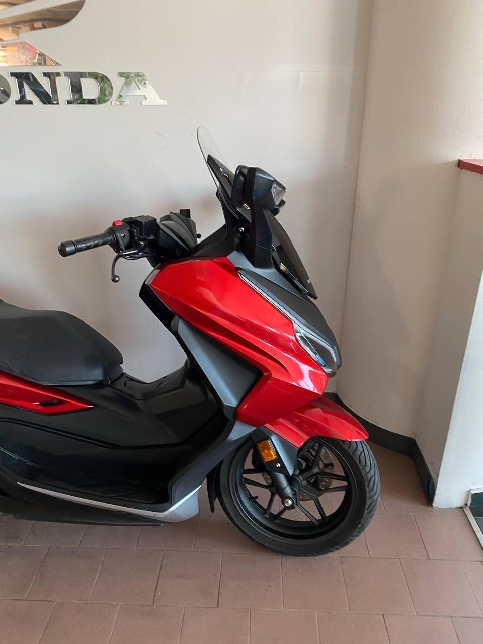 Honda Forza 350