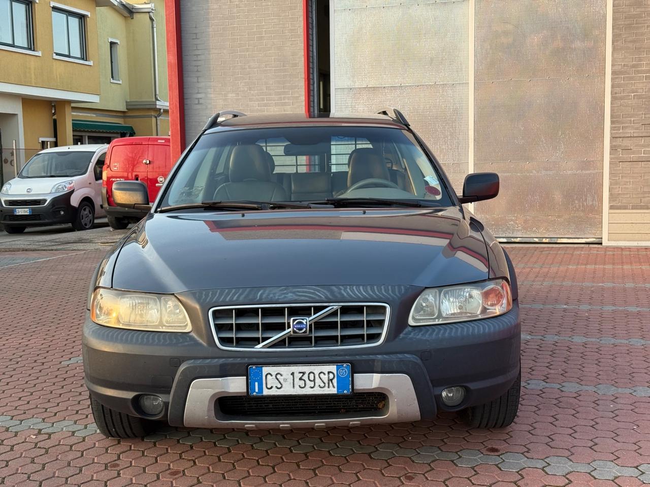 Volvo V70/XC70 V70 2.4 D5 20V cat AWD Momentum
