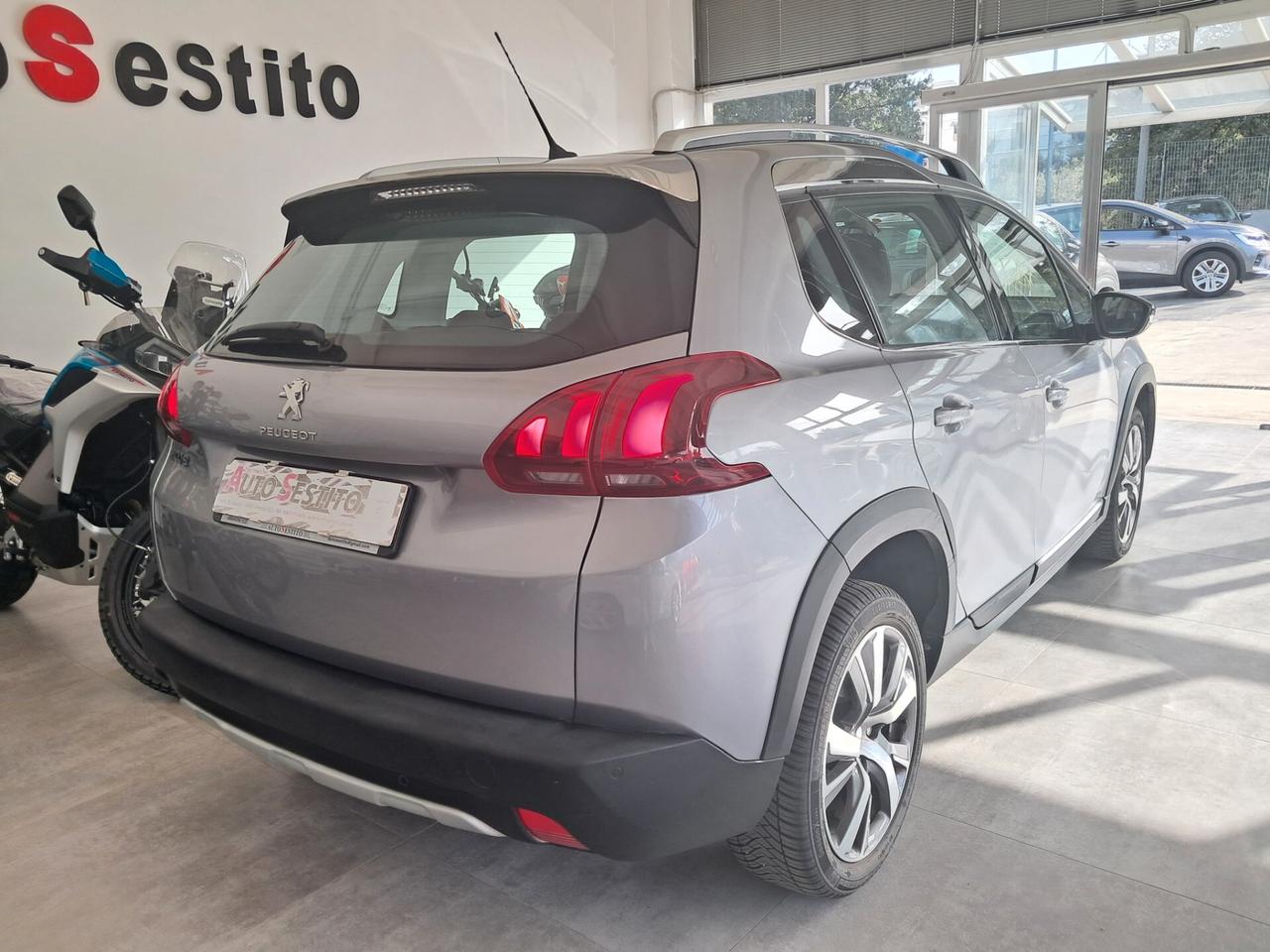 Peugeot 2008 BlueHDi 100 S&S Allure
