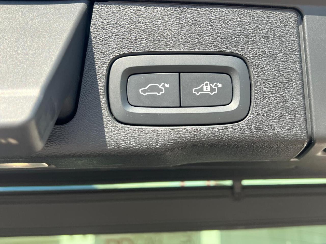 Volvo XC 60 Plus Dark
