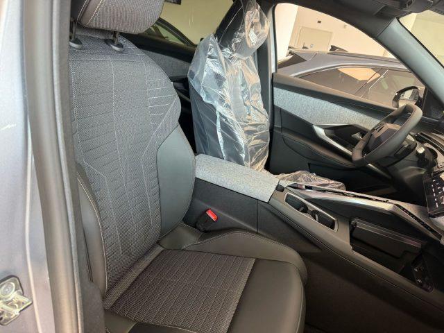 PEUGEOT 3008 Hybrid 136 e-DCS6 Allure+Panoramic Nav+Vision 360