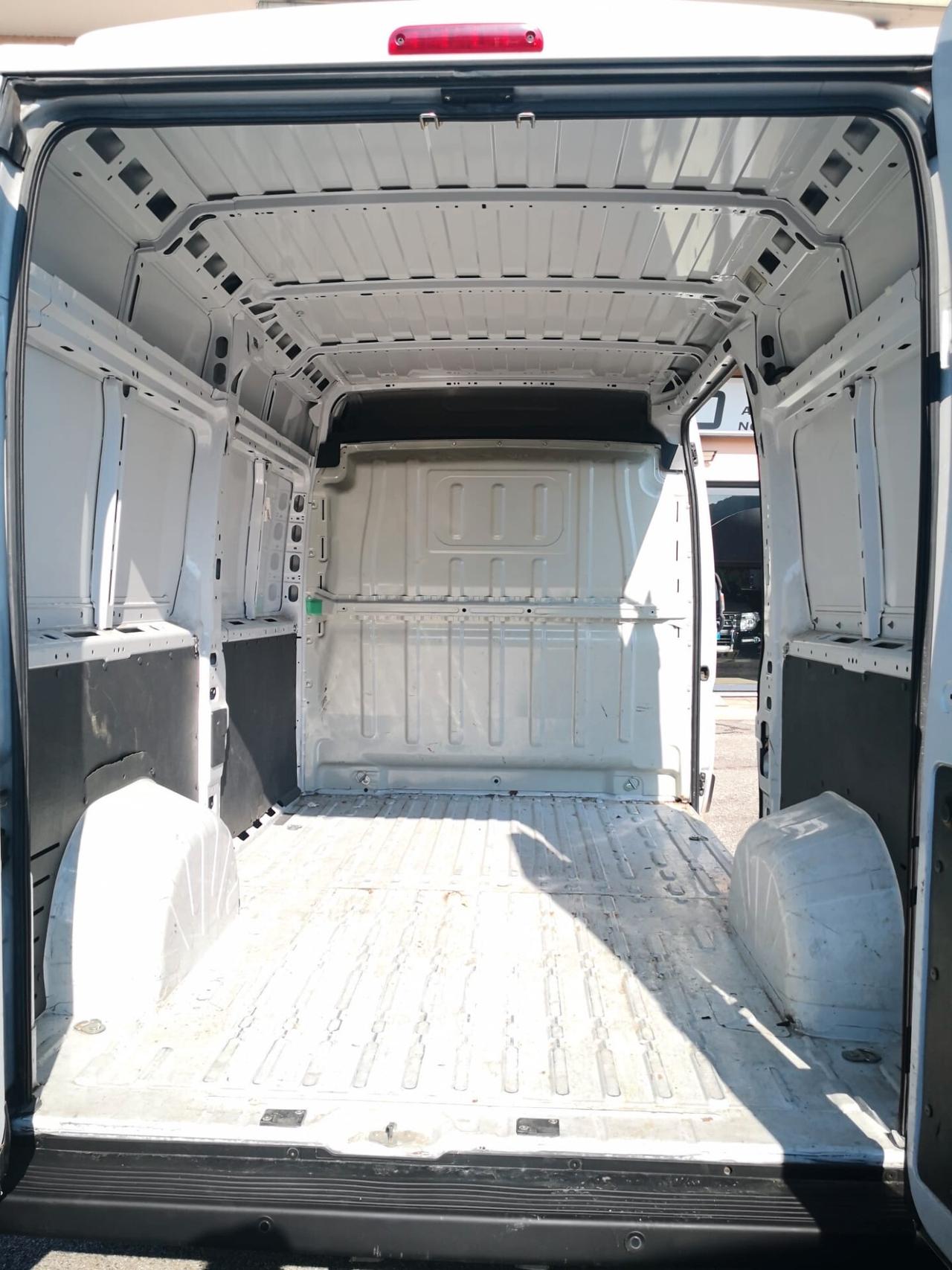 Peugeot Boxer 333 2.2 BlueHDi 140CV PC-TN 3posti ***PREZZO più IVA***