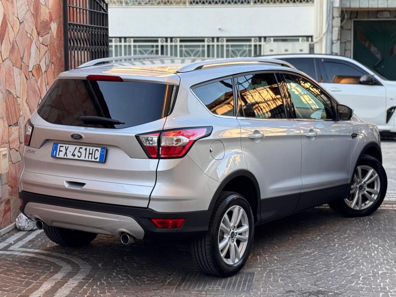 Ford Kuga 2.0 TDCI 120 CV S&S 2WD Powershift Business