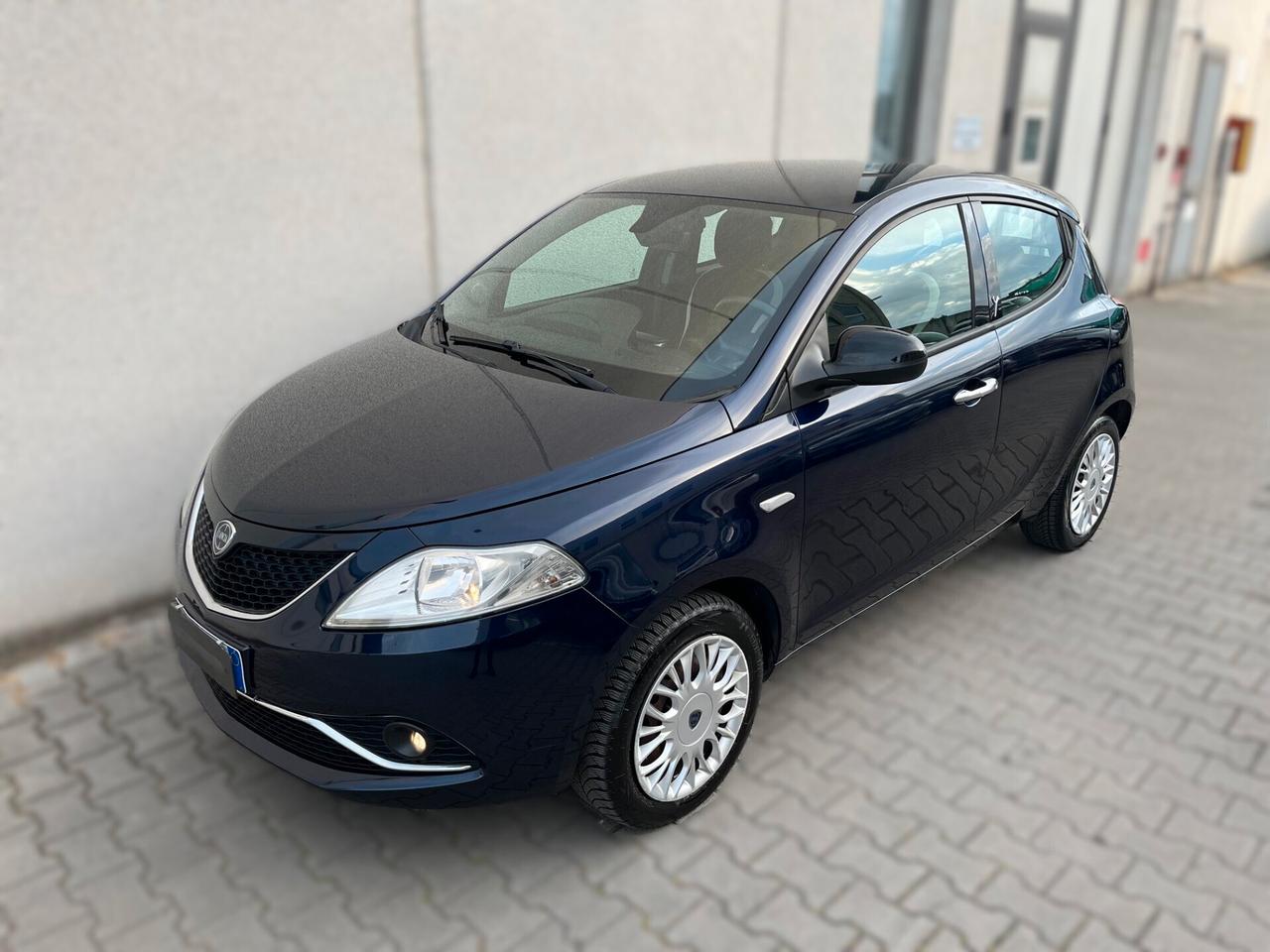 Lancia Ypsilon 1.2 69 CV 5 porte Gold