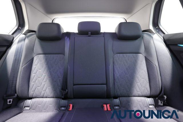 VOLKSWAGEN Golf 2.0 TDI 115 CV SCR LIFE FARI LED