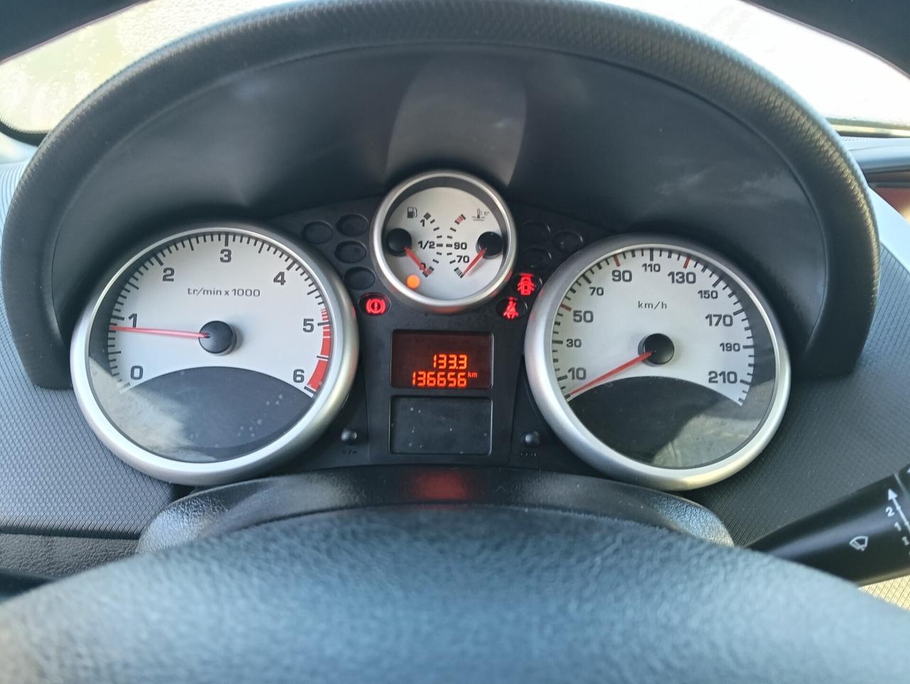 Peugeot 207 1.4 HDi 70CV 5p. X Line