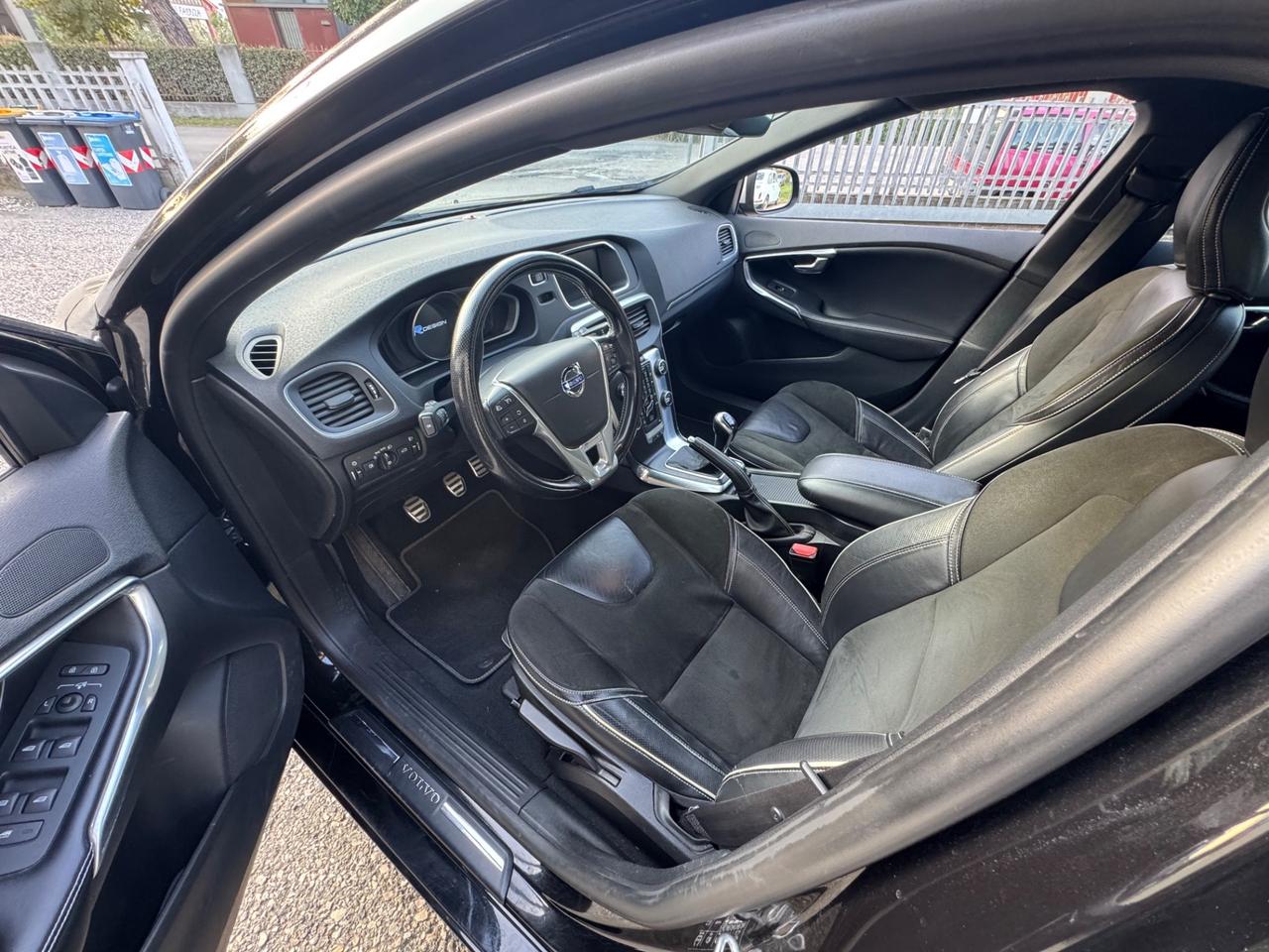 Volvo V40 D2 R-design Kinetic