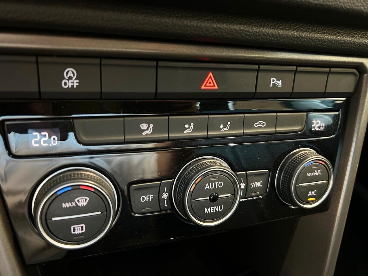 Volkswagen T-Roc STYLE 1.0 TSI 110 CV 6mt UNICO PR.