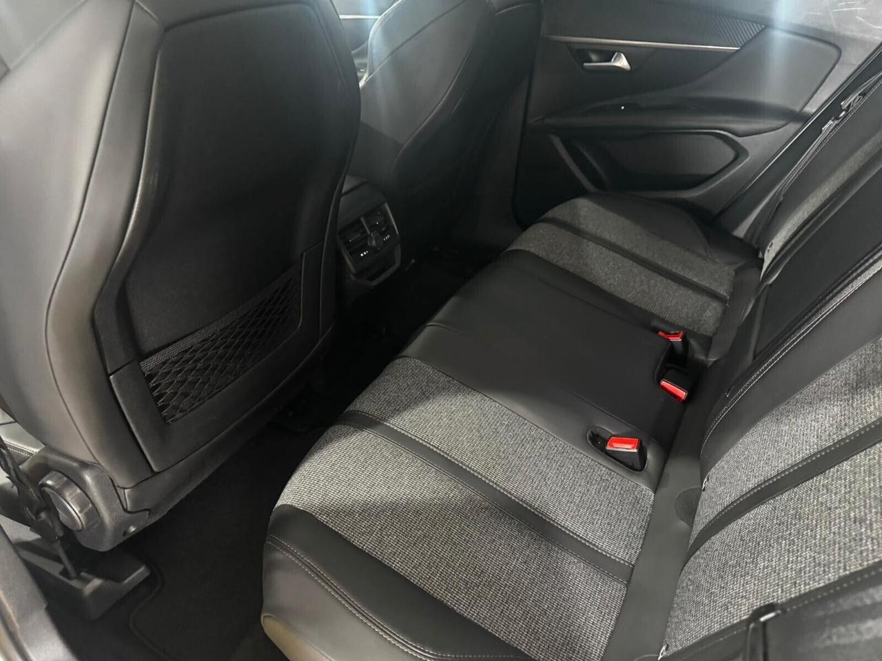 Peugeot 3008 BlueHDi 120 S&S Allure