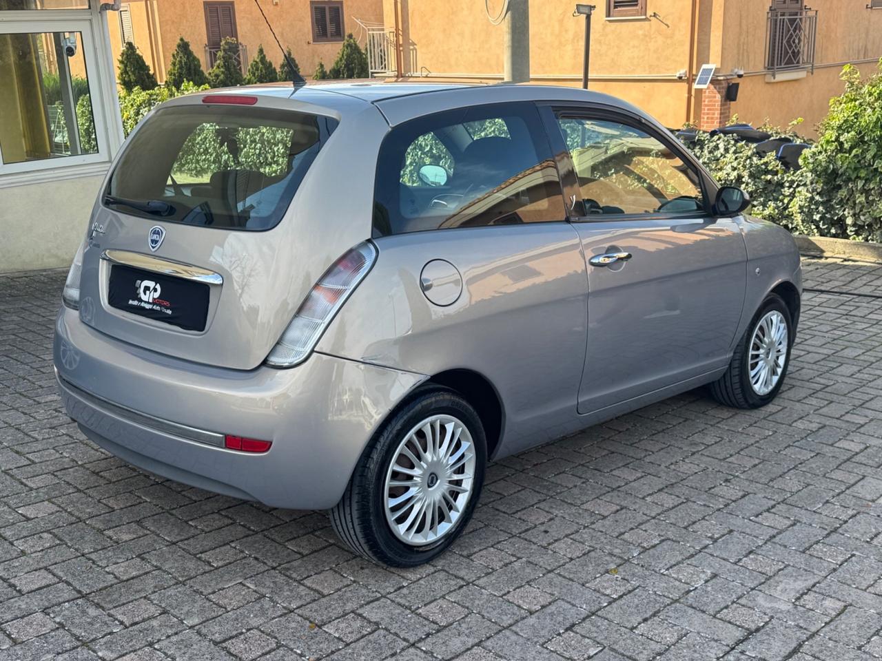 Lancia Ypsilon 1.2 Argento 2900 COMPRESO PASSAGGIO