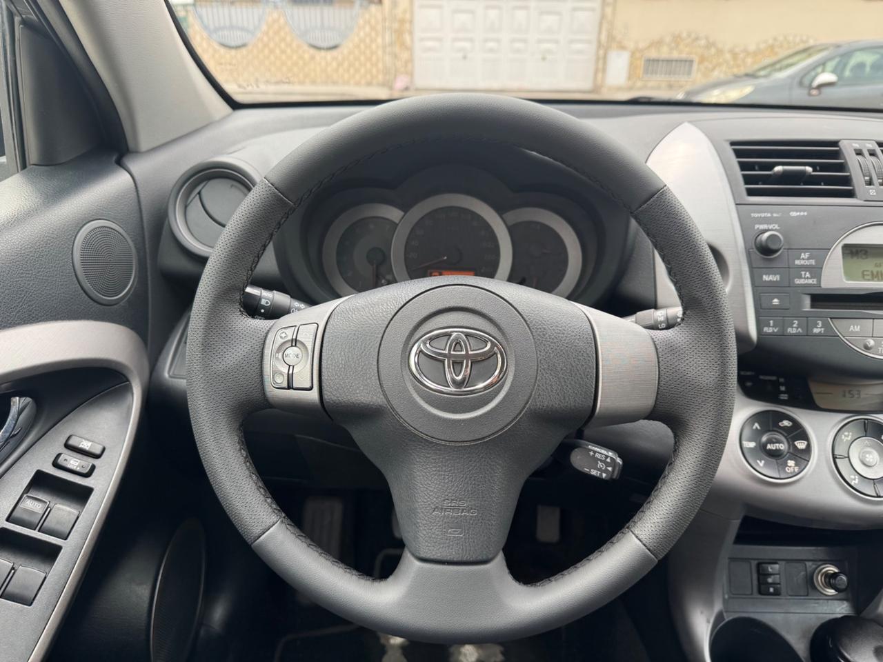 Toyota RAV 4 2.2 DIESEL 177 CV Luxury 2007