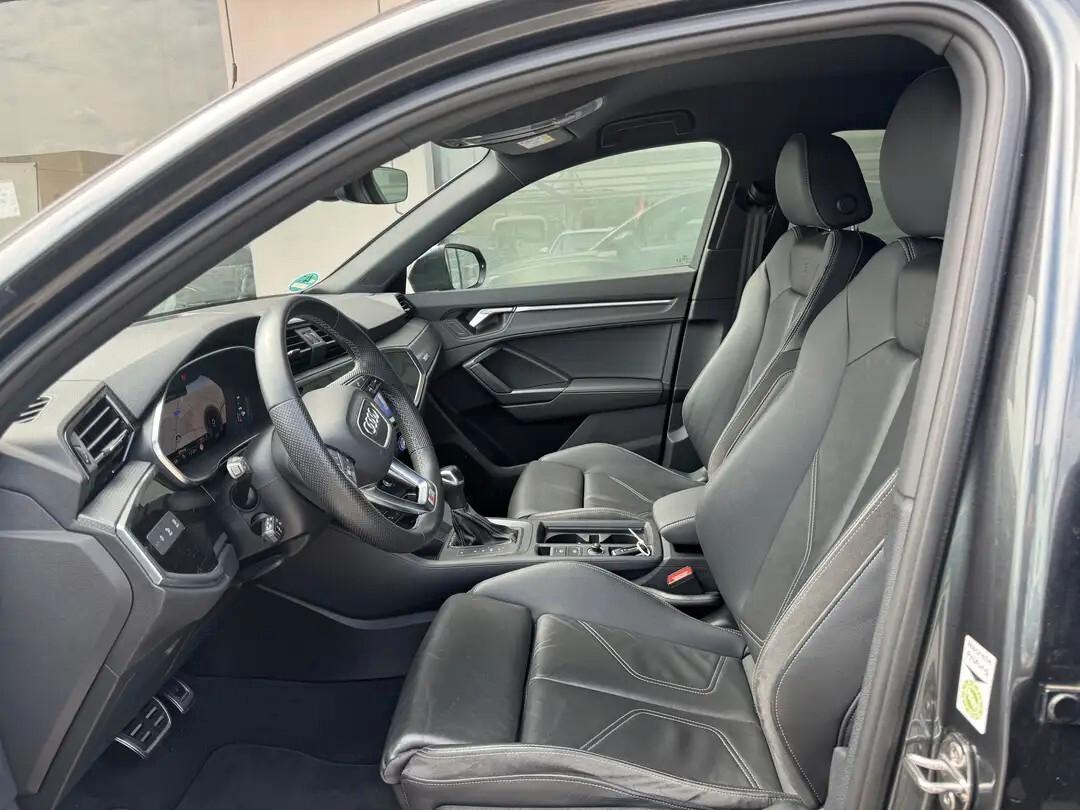 Audi Q3 SPB 35 TFSI S tronic Identity Black Sportbavk s-line