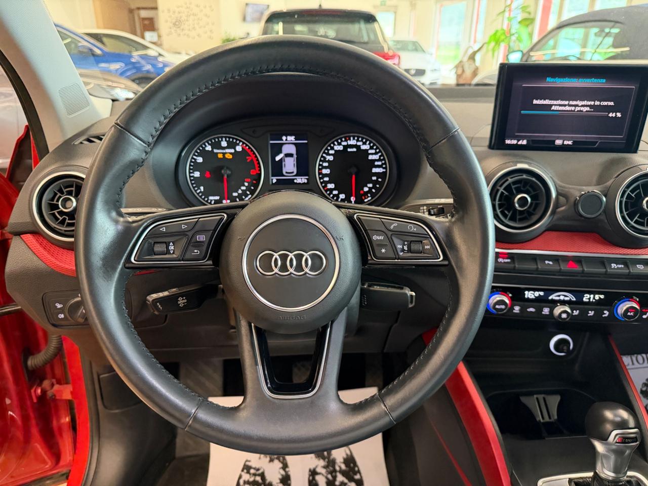 Audi Q2 30 TFSI Business Design Gancio Traino