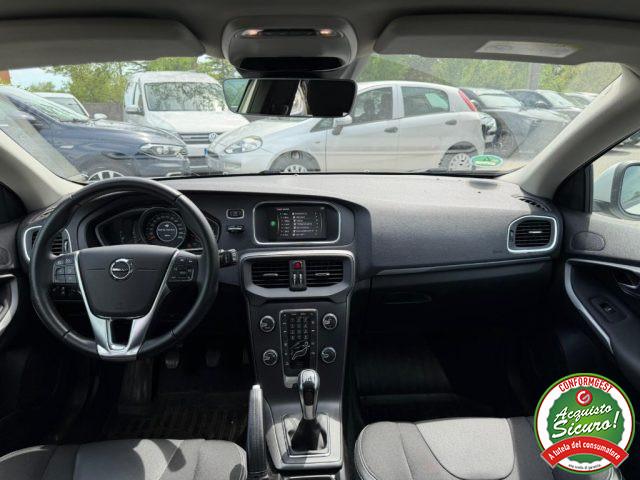 VOLVO V40 D2 Momentum Navi Led