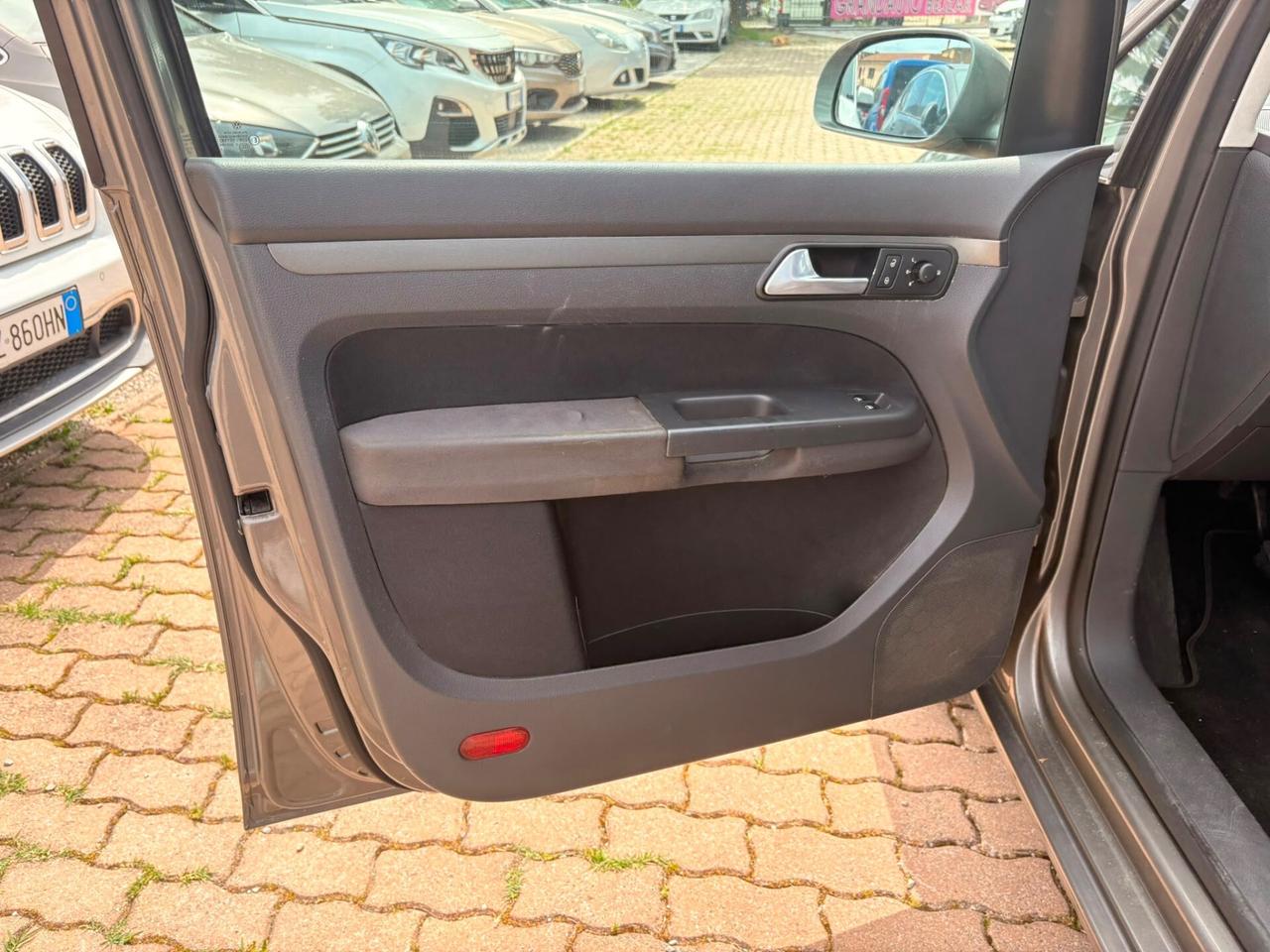 Volkswagen Touran 1.6 Conceptline Bifuel GPL