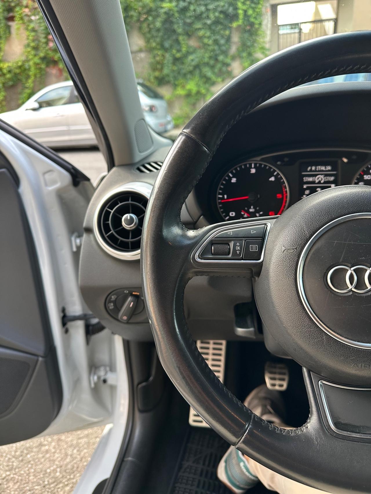 Audi A1 1.6 TDI S line edition plus
