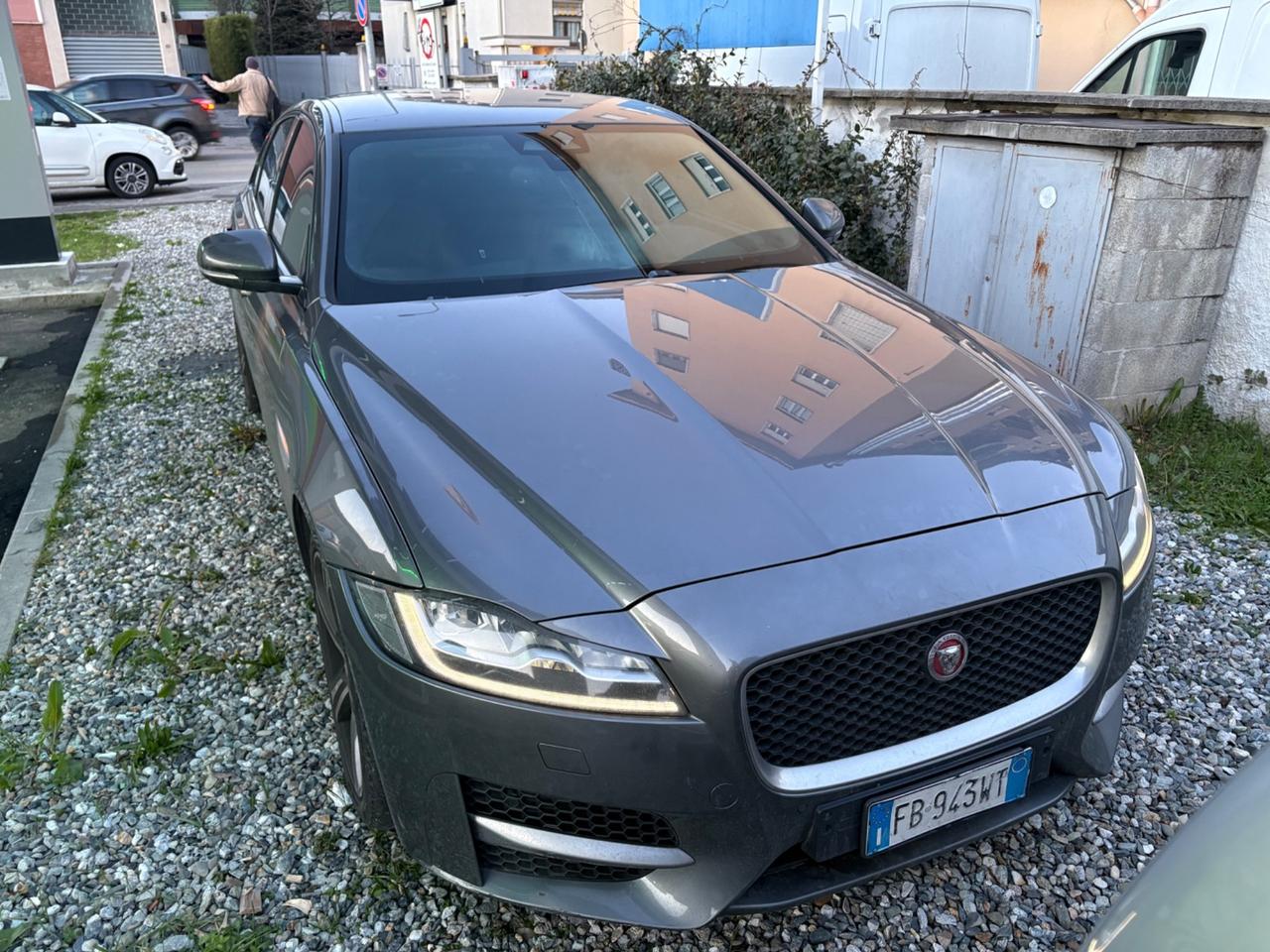 Jaguar XF 3.0 D V6 300 CV aut. R-Sport MOTORE KO