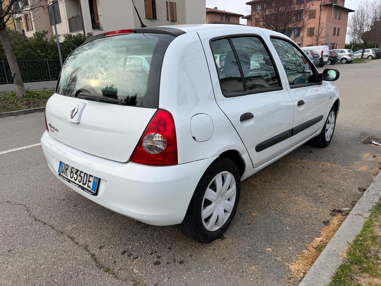 Renault Clio Storia 1.2 16V 5 porte GPL Dynamique