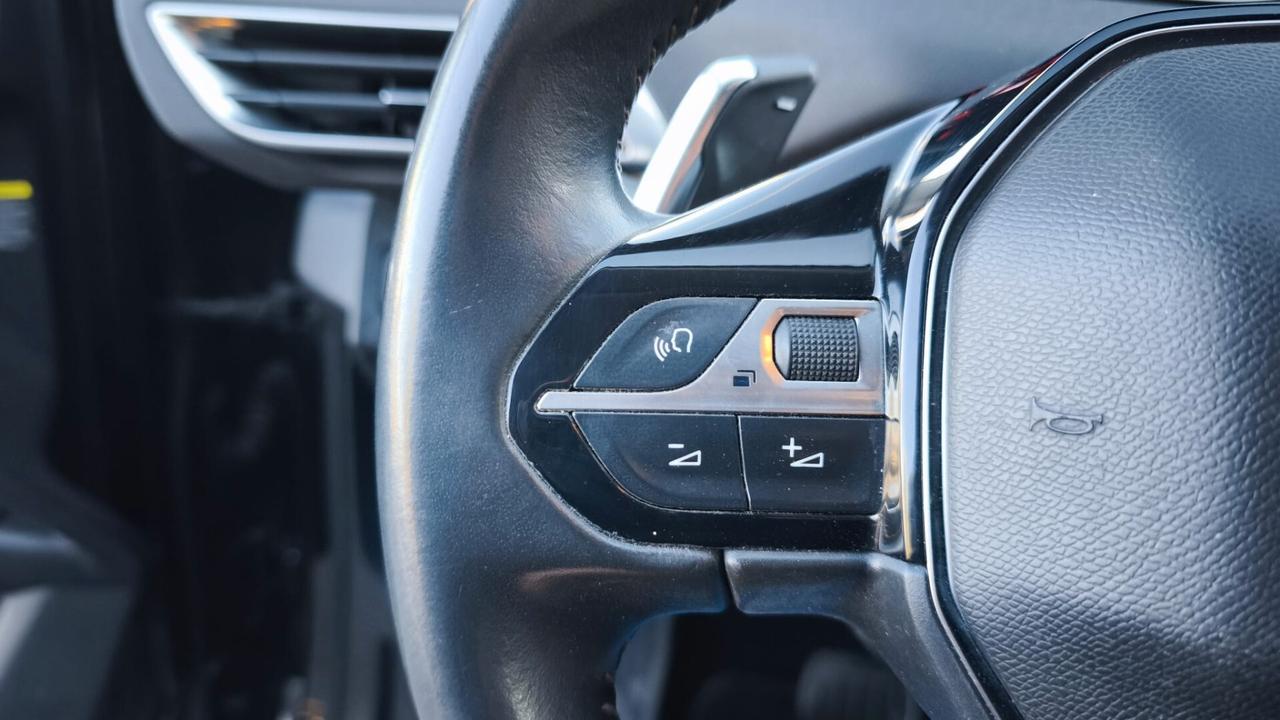 Peugeot 3008 BlueHDi 130 S&S EAT8 Active Pack