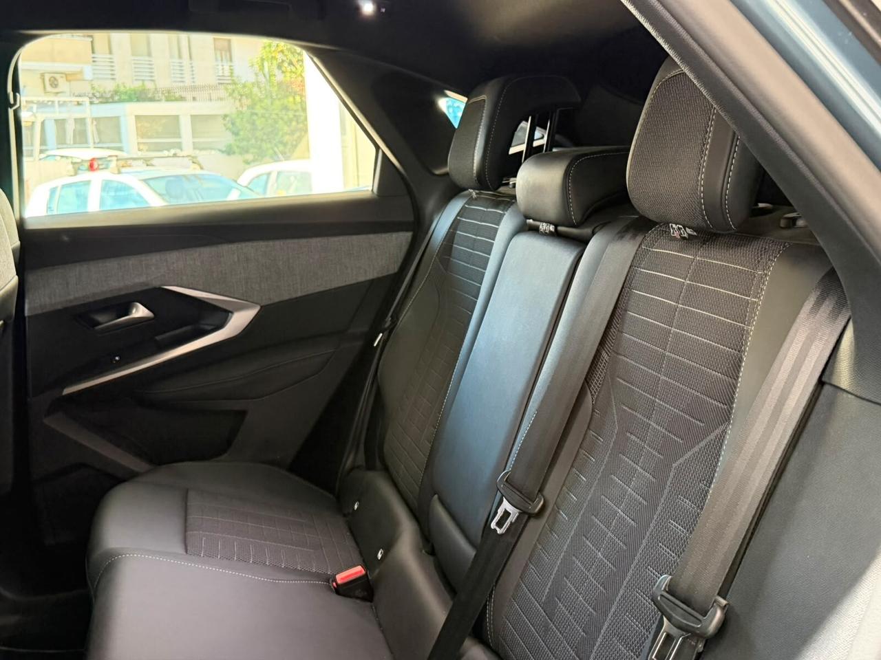 Peugeot 3008 Hybrid 136cv e-DCS6 GT my25