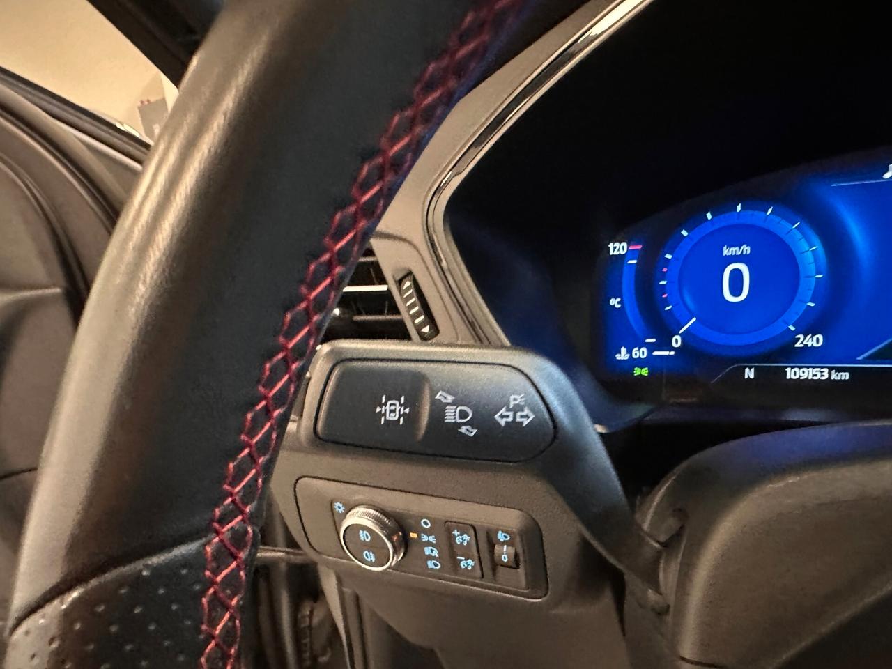 FORD KUGA 1.5 DIESEL ST LINE CAMBIO MANUALE
