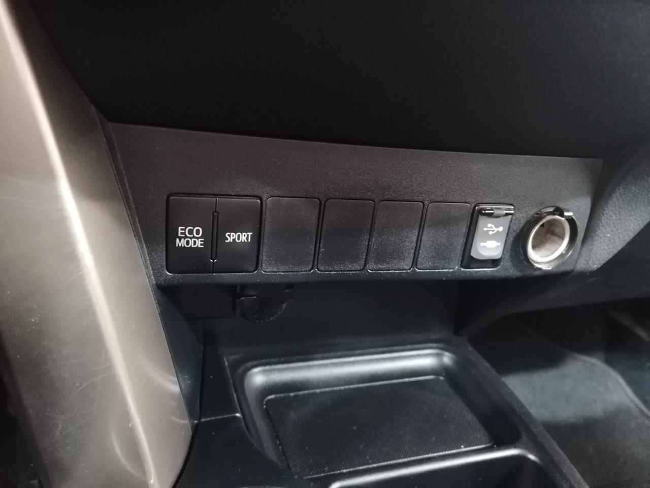 Toyota RAV 4 RAV4 2.0 D-4D 4WD Lounge White Ed.