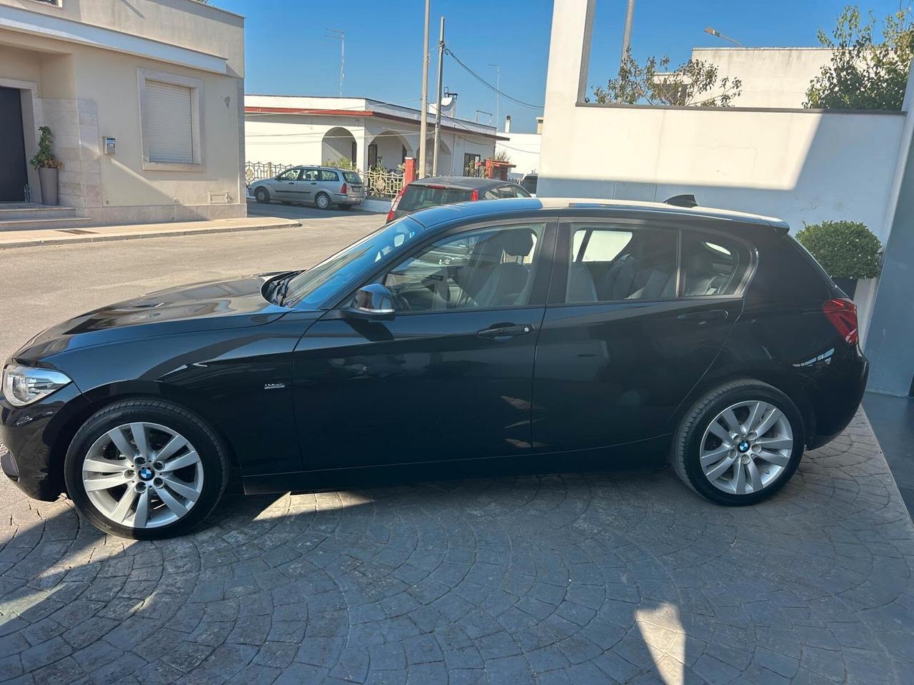 Bmw 116d 2.0 116 Cv URBAN AUTOM. LED/NAVI-2017