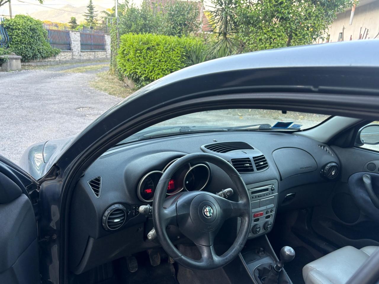 Alfa Romeo 147 1.9 JTD 16V cat 5 porte Distinctive