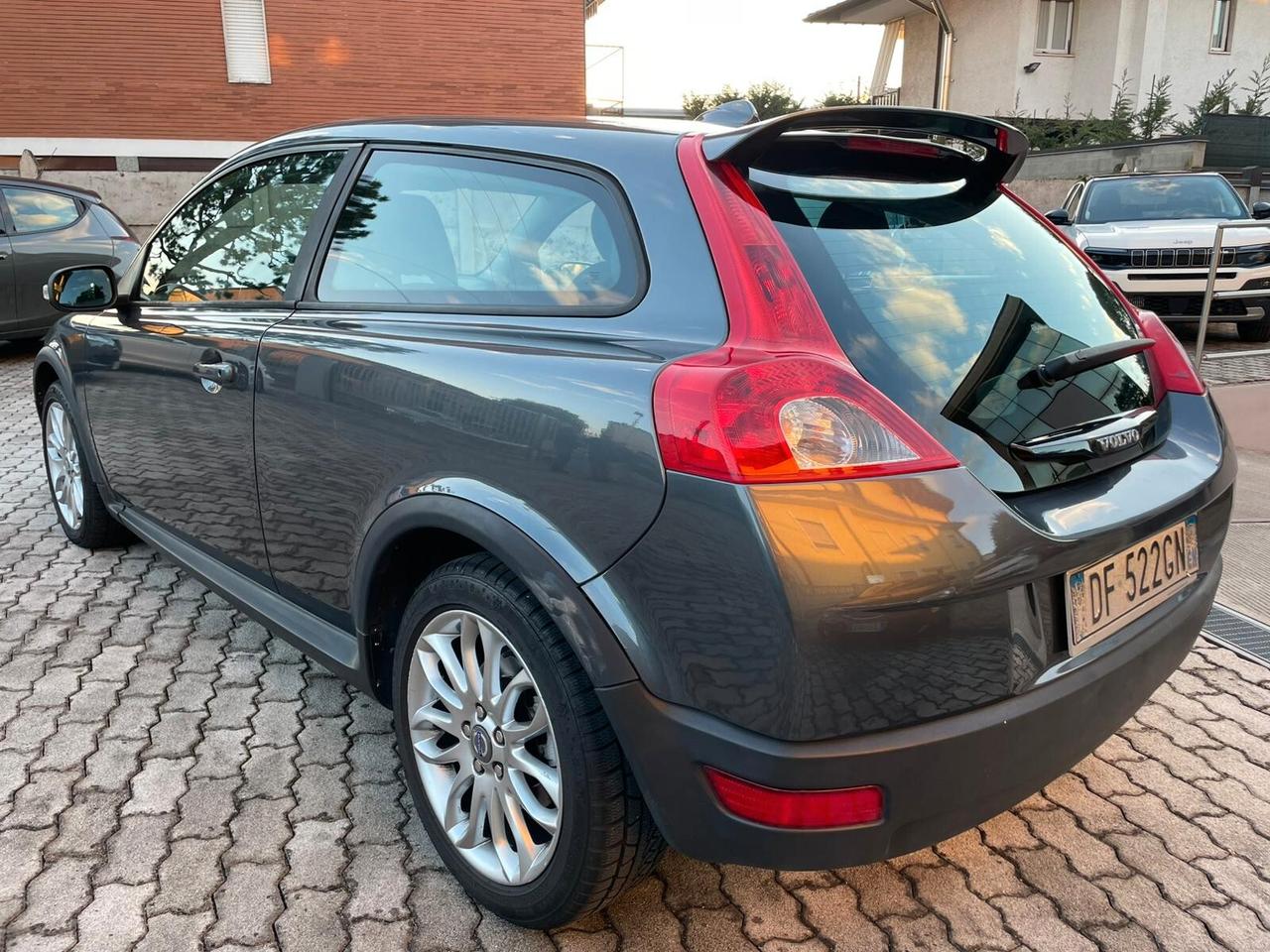 Volvo C30 1.8 Kinetic BOOK SERVICE COMPLETO