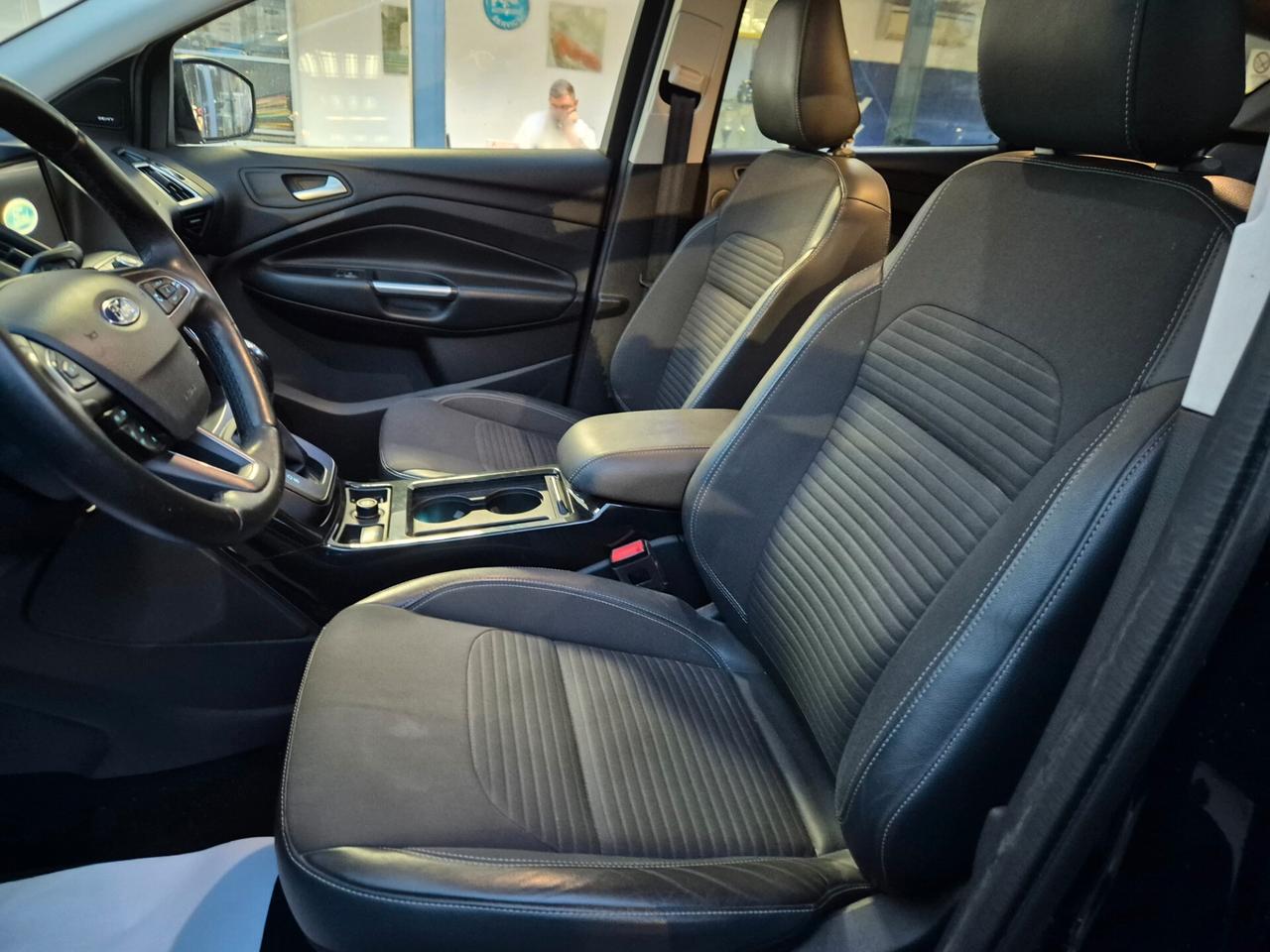 Ford Kuga 1.5 TDCI 120 CV S&S 2WD Powershift Business