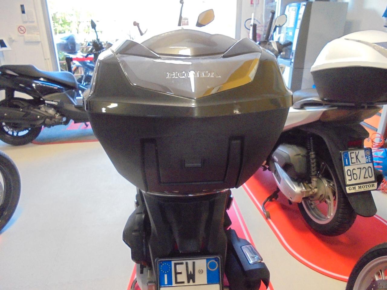 Honda SH 150 ABS + TCS